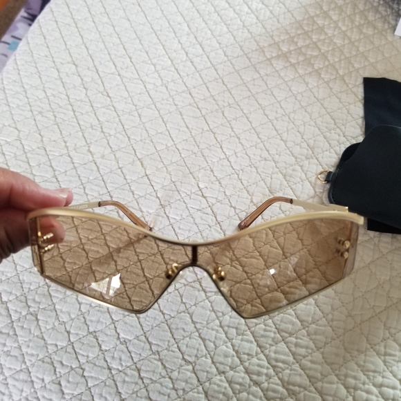 Le Specs | Hyperbole Satin Gold - Picture 5 of 15